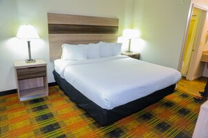 Habitación exclusiva, 1 cama de matrimonio grande | Escritorio, wifi gratis, ropa de cama