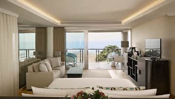 Suíte luxo, vista para o oceano | 2 quartos, roupas de cama premium, frigobar, cofres nos quartos