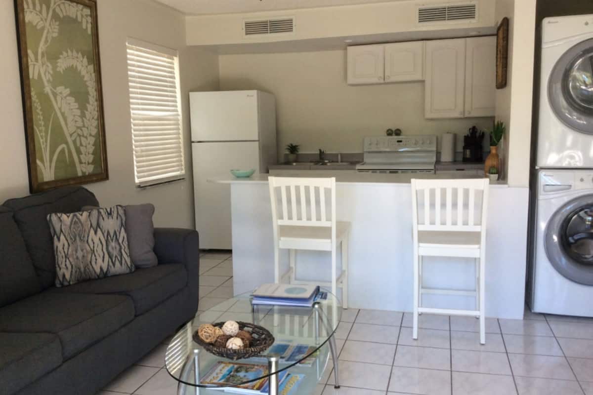 Townhome, 3 Bedrooms, Pool View, Poolside | Private kitchen