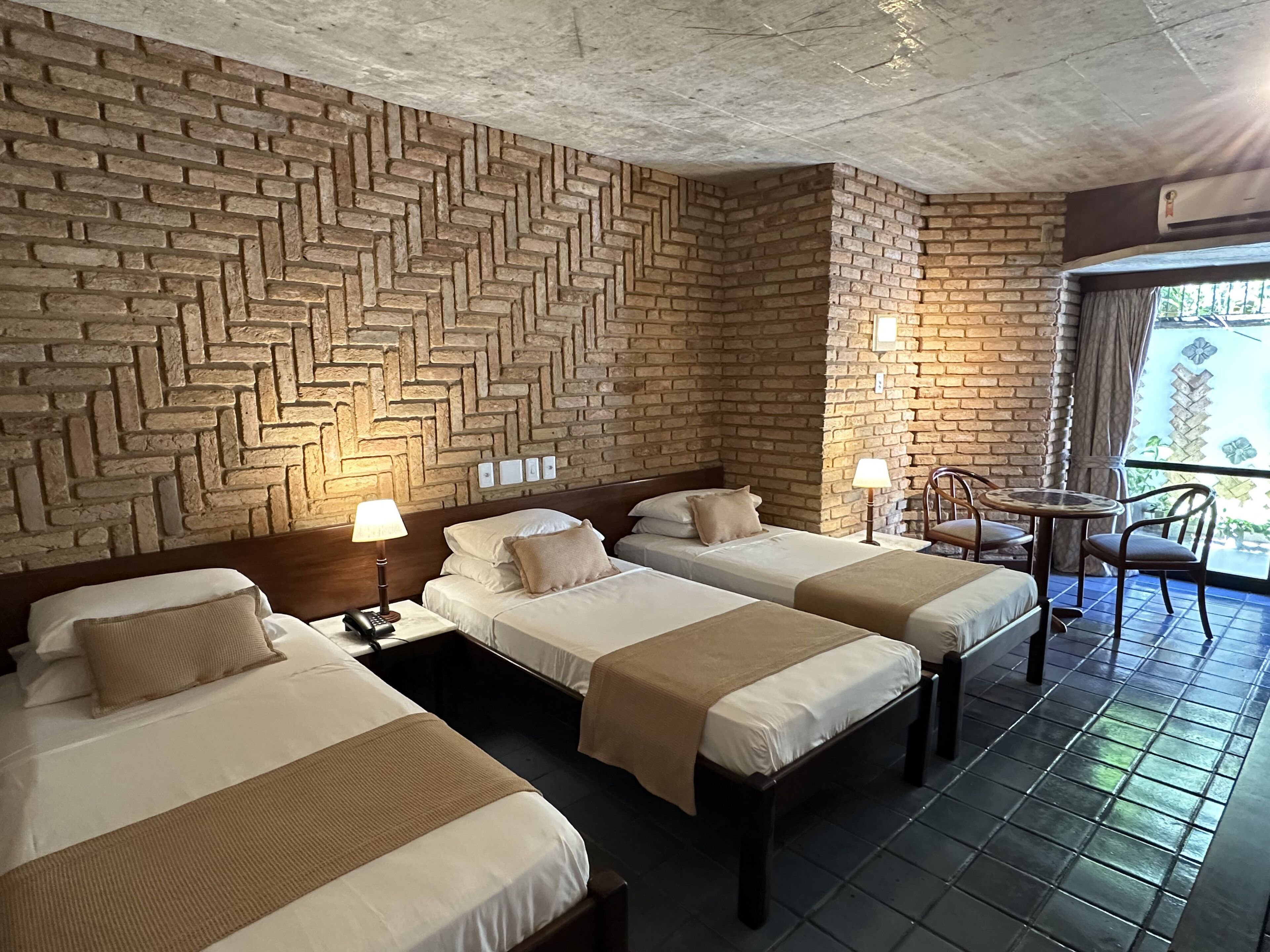 standard room | 1 bedroom, minibar, in-room safe, free wifi