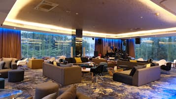 3 間餐廳;多國菜