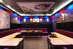 Bar (on property) - Alessandro Downtown Hostel (Rome)