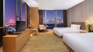 Minibar, in-room safe, desk, laptop workspace