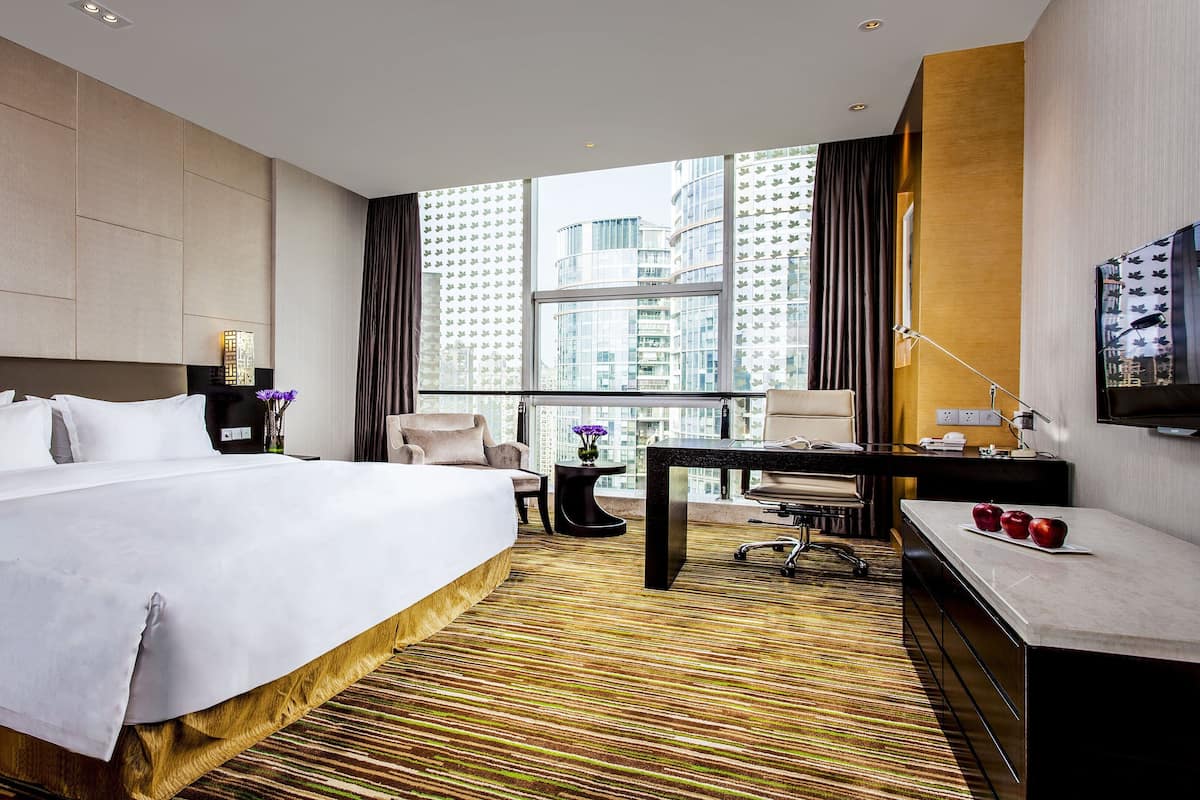 1 chambre, minibar, coffres-forts dans les chambres, bureau