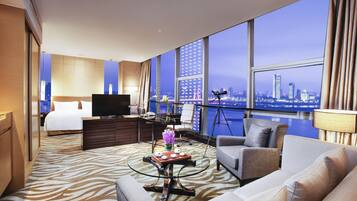 Minibar, in-room safe, desk, laptop workspace