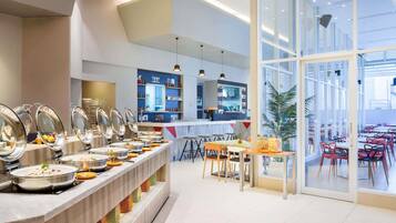 Breakfast, lunch, dinner served; international cuisine