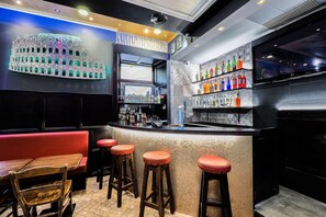 Bar (on property) - Alessandro Palace & Bar - Hostel (Rome)