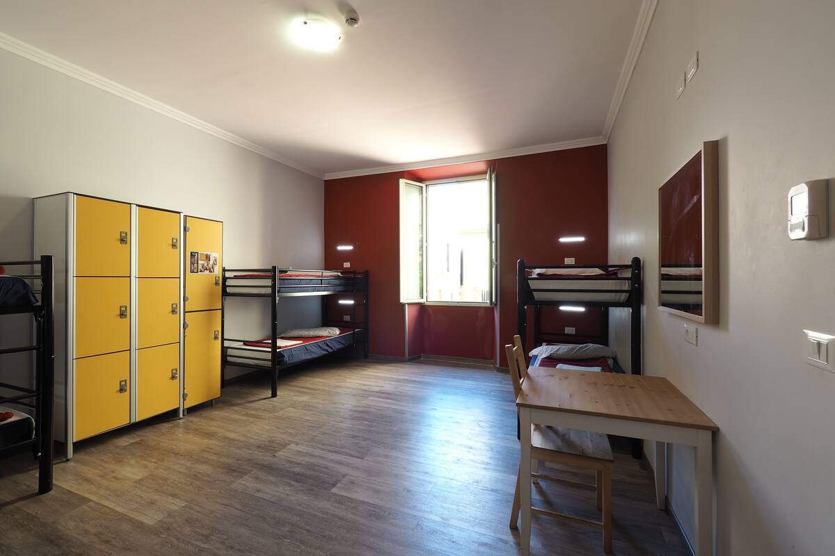 In-room safe, desk, WiFi (free), bed sheets