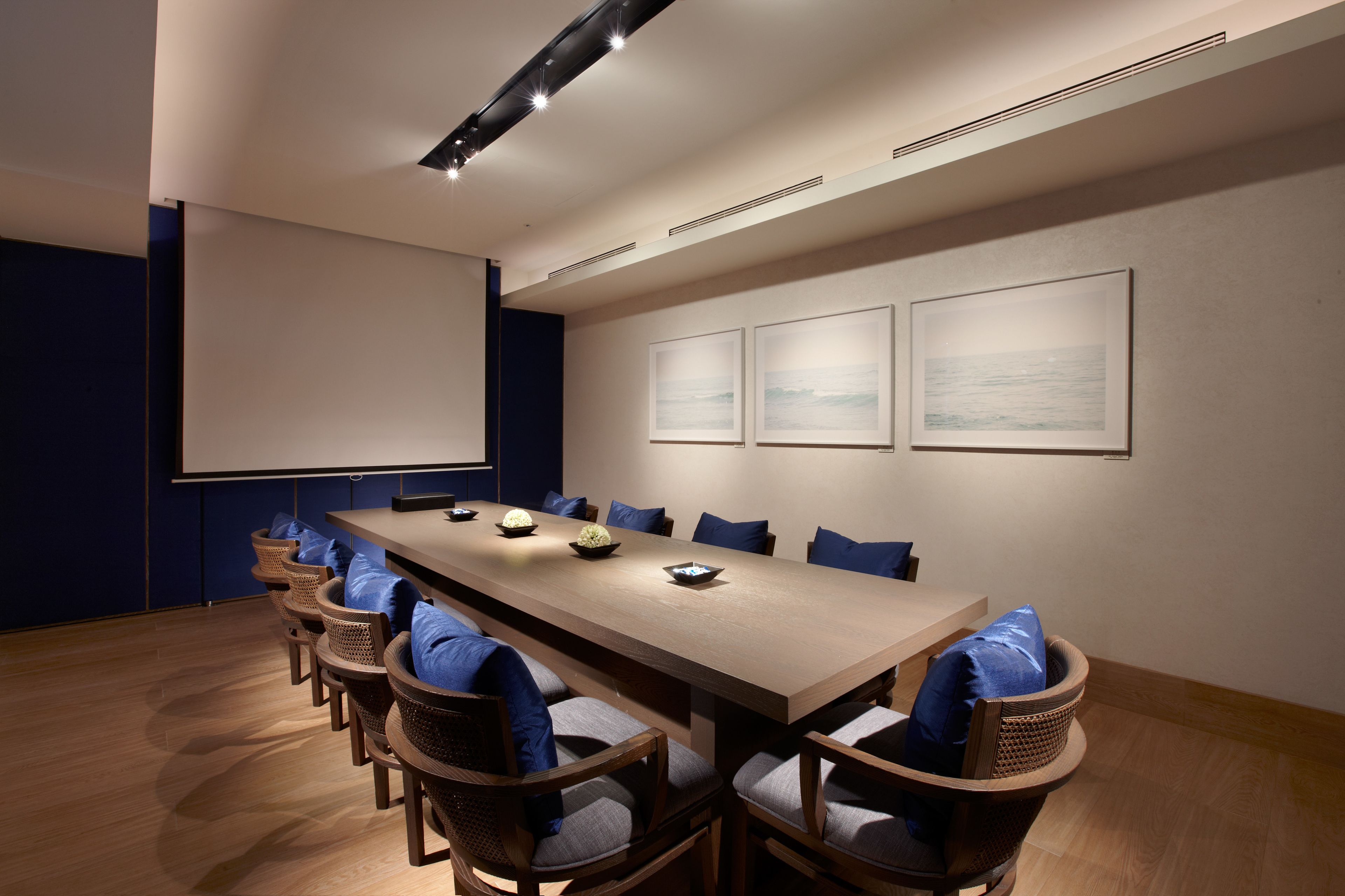 executive room, 1 king bed, 2 pax | meeting facility