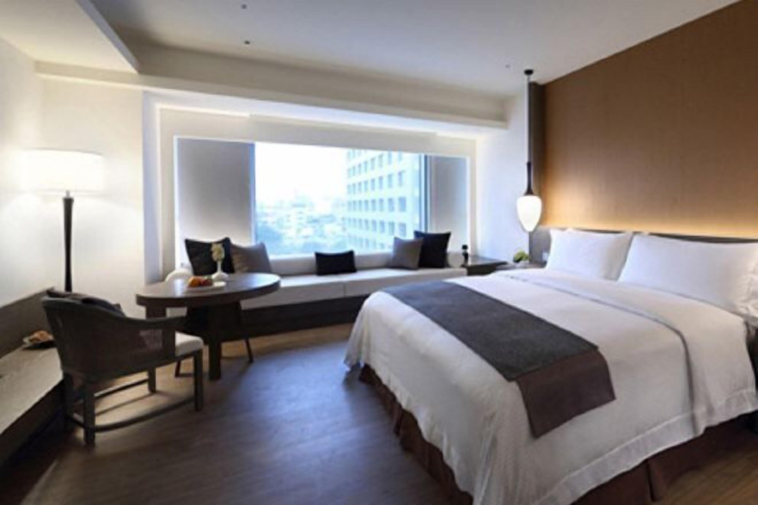 Minibar, in-room safe, soundproofing, free wired Internet