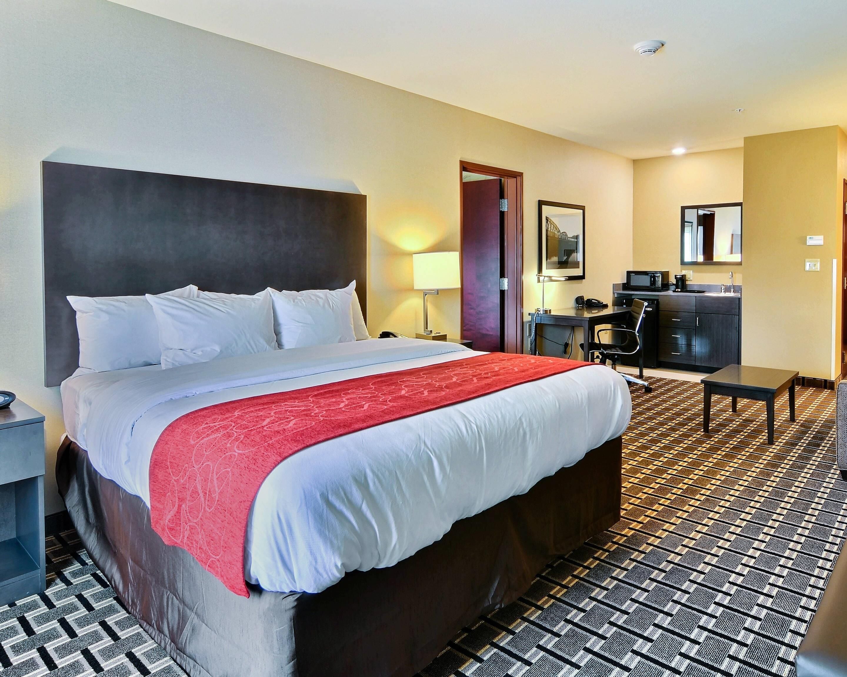 In-room safe, desk, iron/ironing board, free WiFi