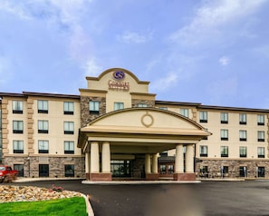 Welcome to Comfort Suites, where a grand entrance sets the tone for a comfortable stay.