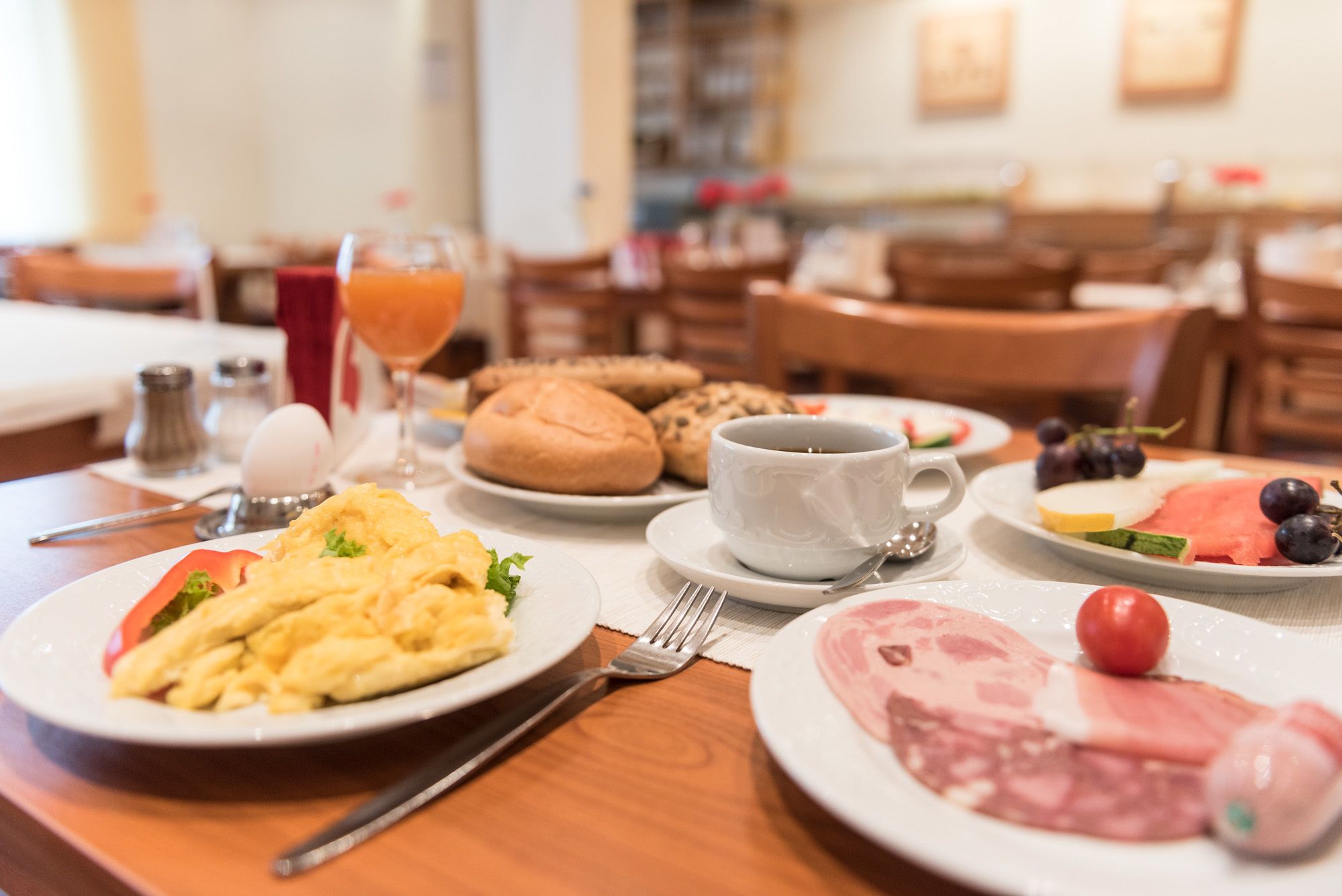 Daily buffet breakfast for a fee