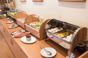 Café da manhã com buffet todos os dias mediante uma taxa