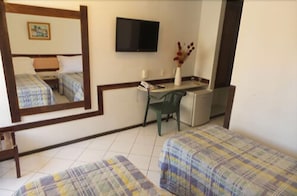 Minibar, desk, iron/ironing board, free WiFi - Rede Andrade Mar Hotel (Salvador)