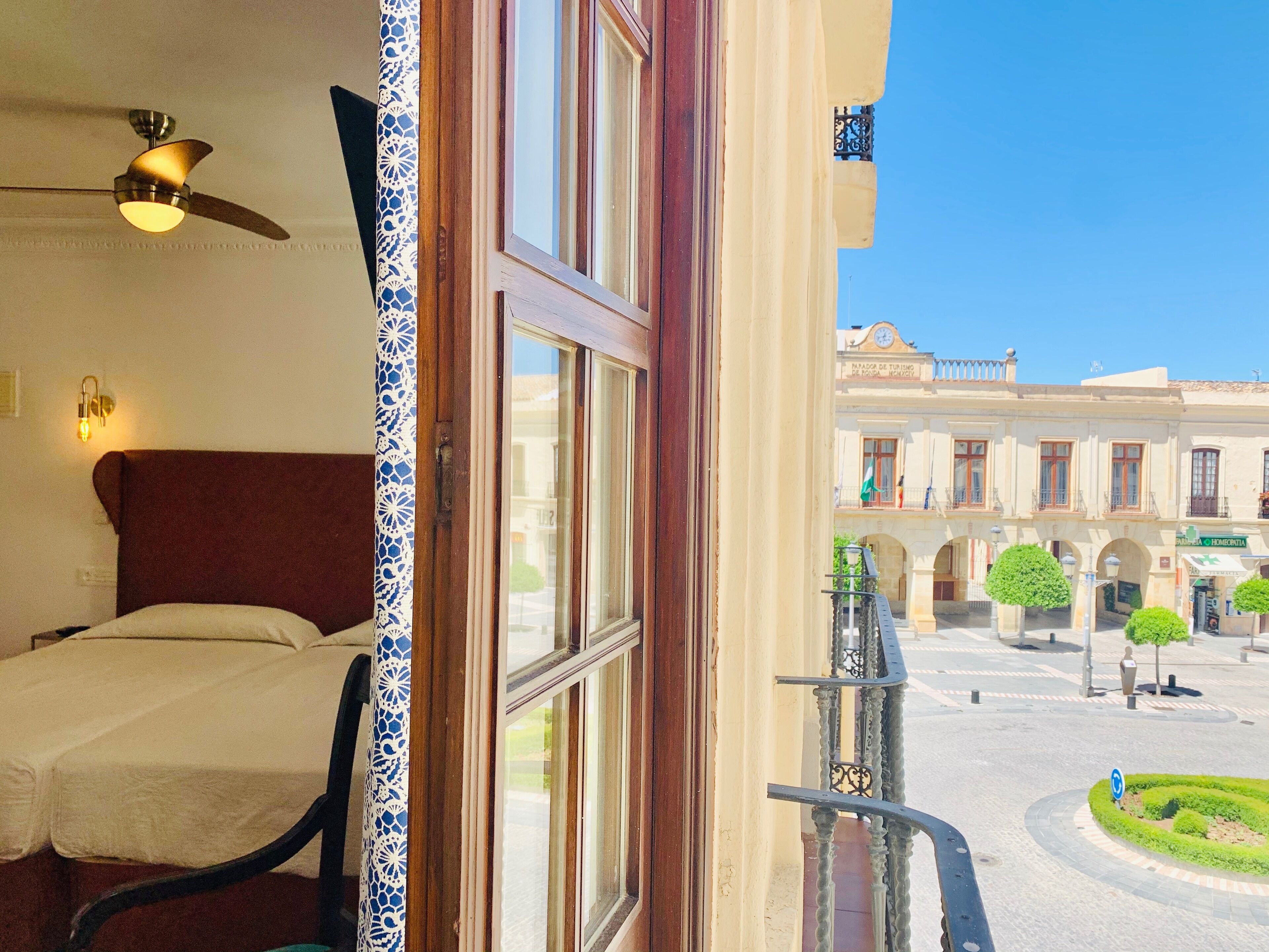 Doppia Standard, balcone (Plaza de España ) | Una scrivania, Wi-Fi gratuito