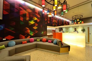 Reception - Bizotel Premier Hotel & Residence (Bangkok)