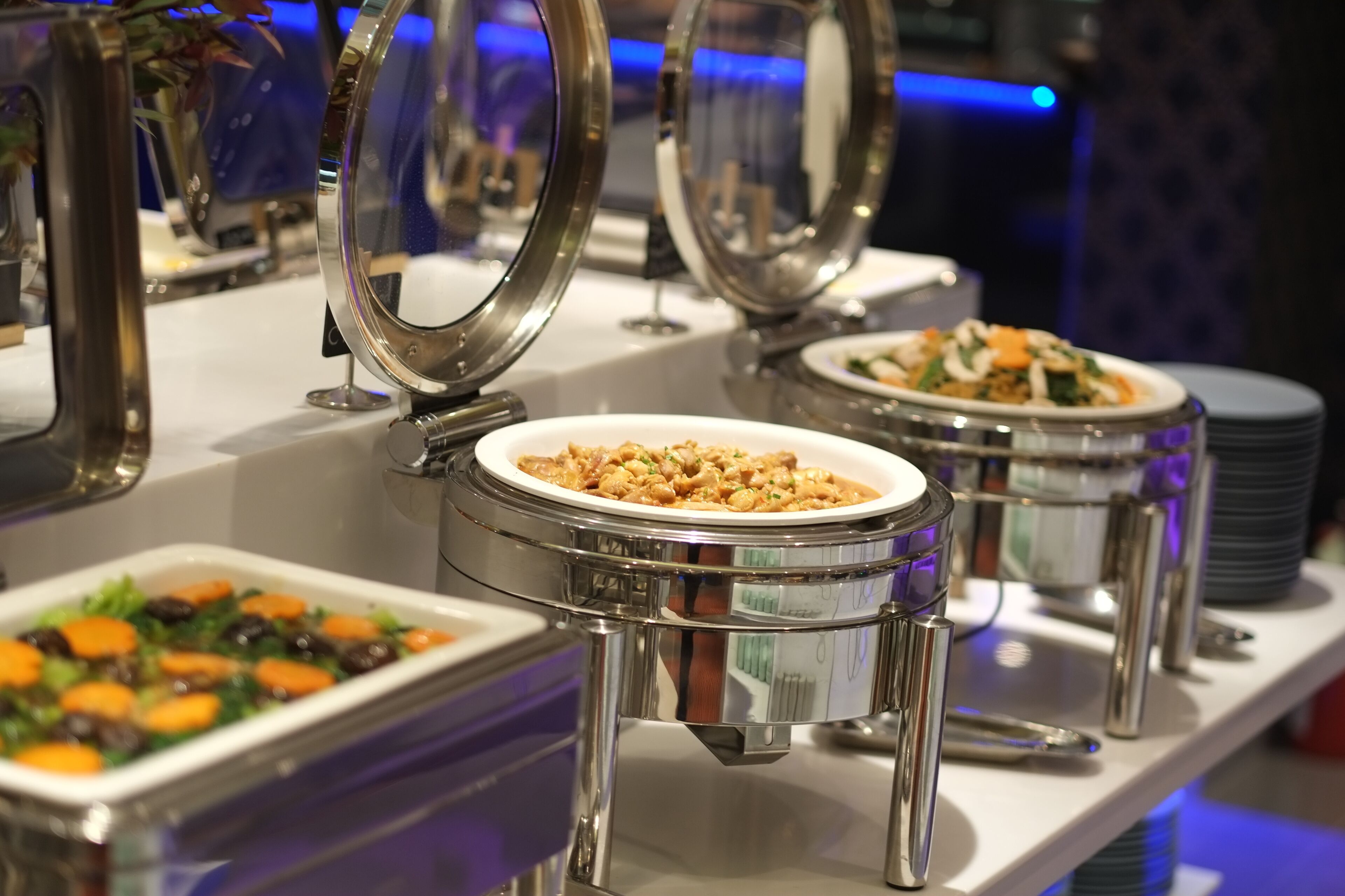daily buffet breakfast (thb 250 per person)