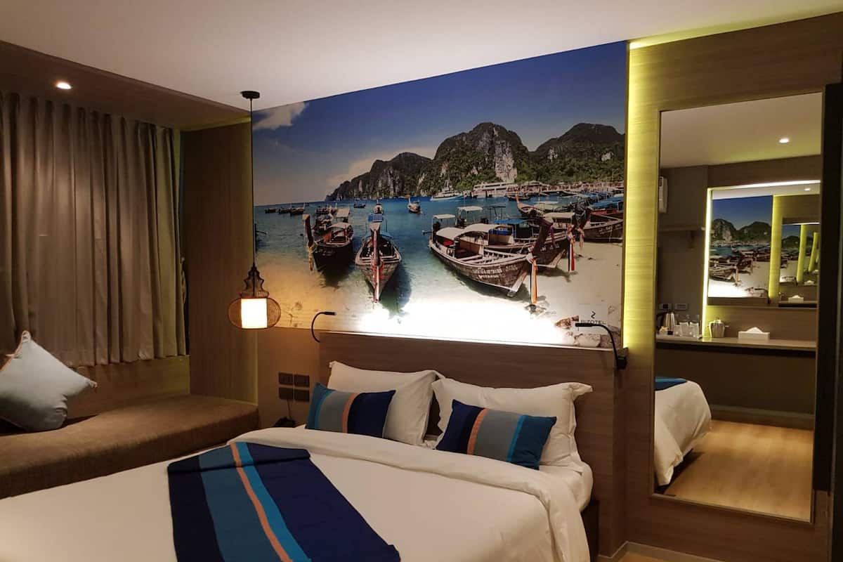 Phòng Deluxe | Két bảo mật tại phòng, bàn, màn/rèm cản sáng, bàn ủi/dụng cụ ủi quần áo