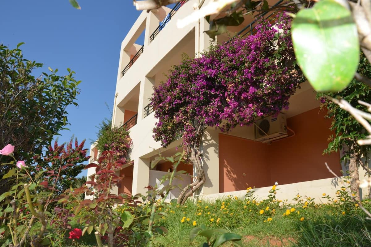 1 bedroom, premium bedding, blackout curtains, free wifi