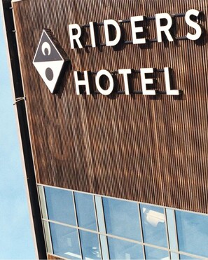 Front of property - Riders Hotel (Laax)