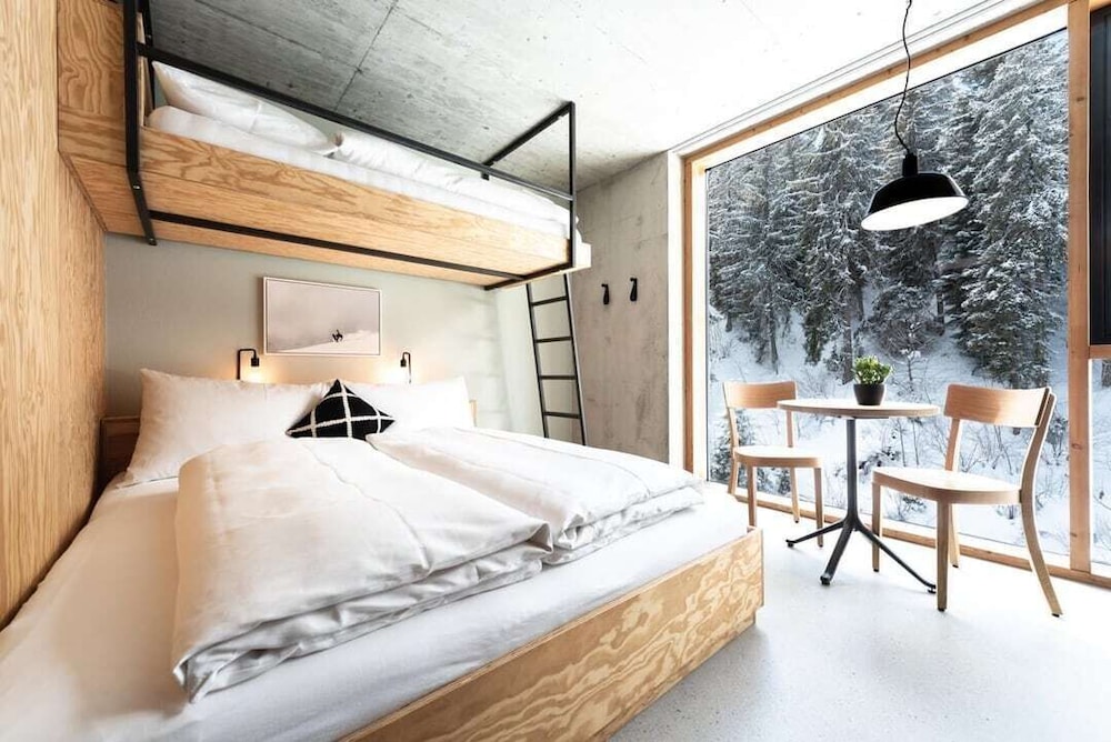 Riders Hotel by null