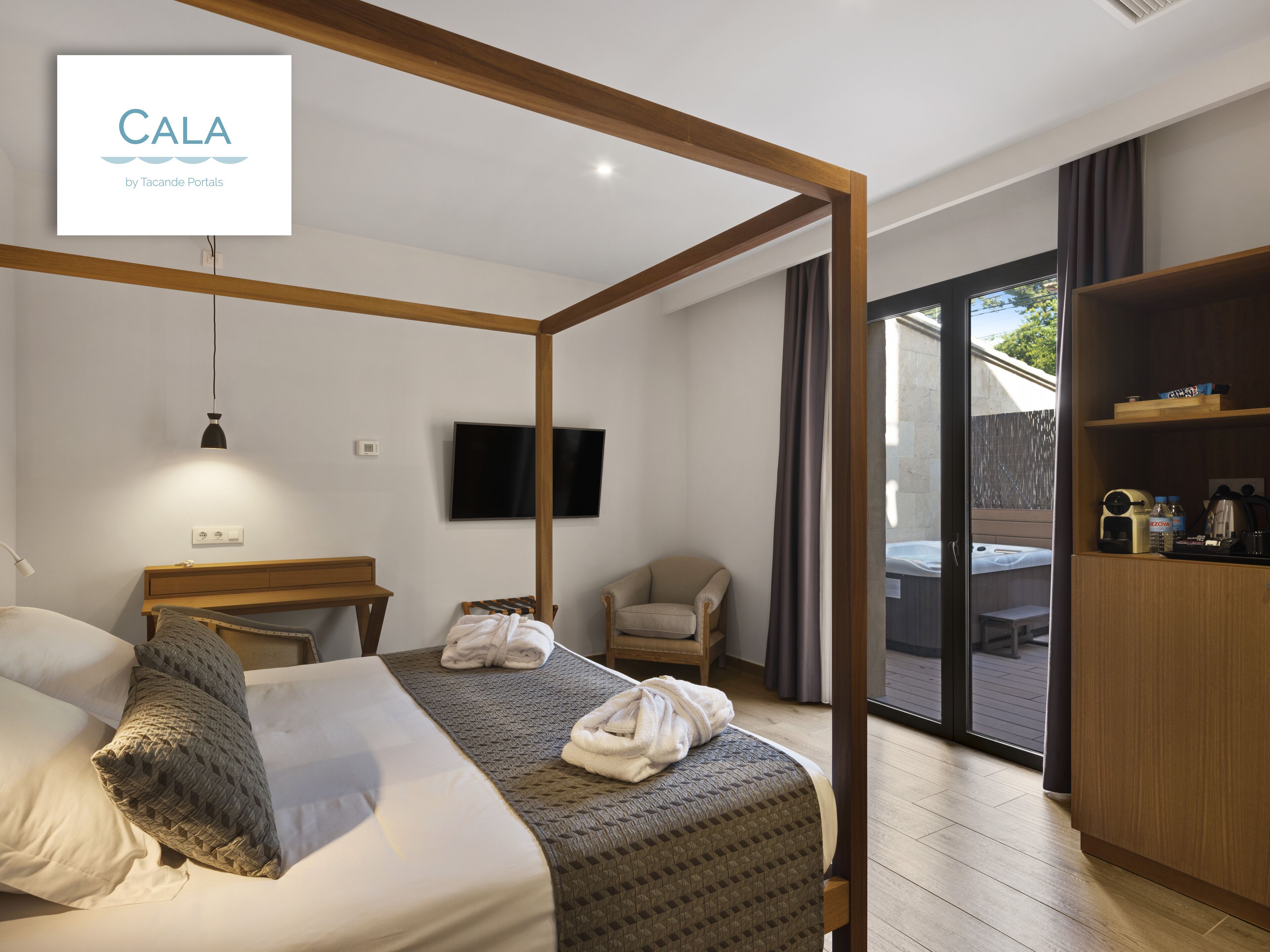 Minibar, in-room safe, soundproofing, free WiFi