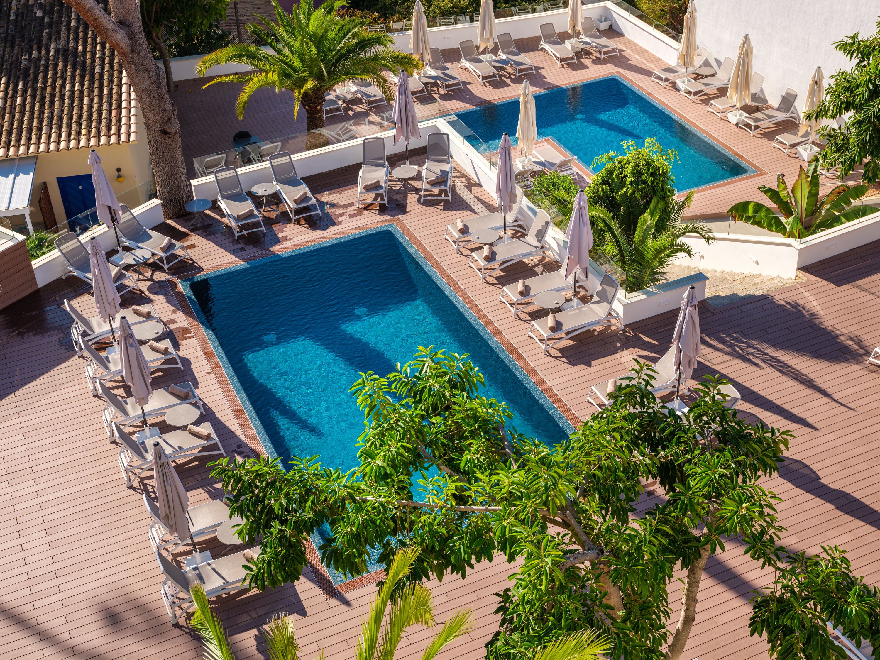 indoor pool, 3 outdoor pools, pool umbrellas, pool loungers