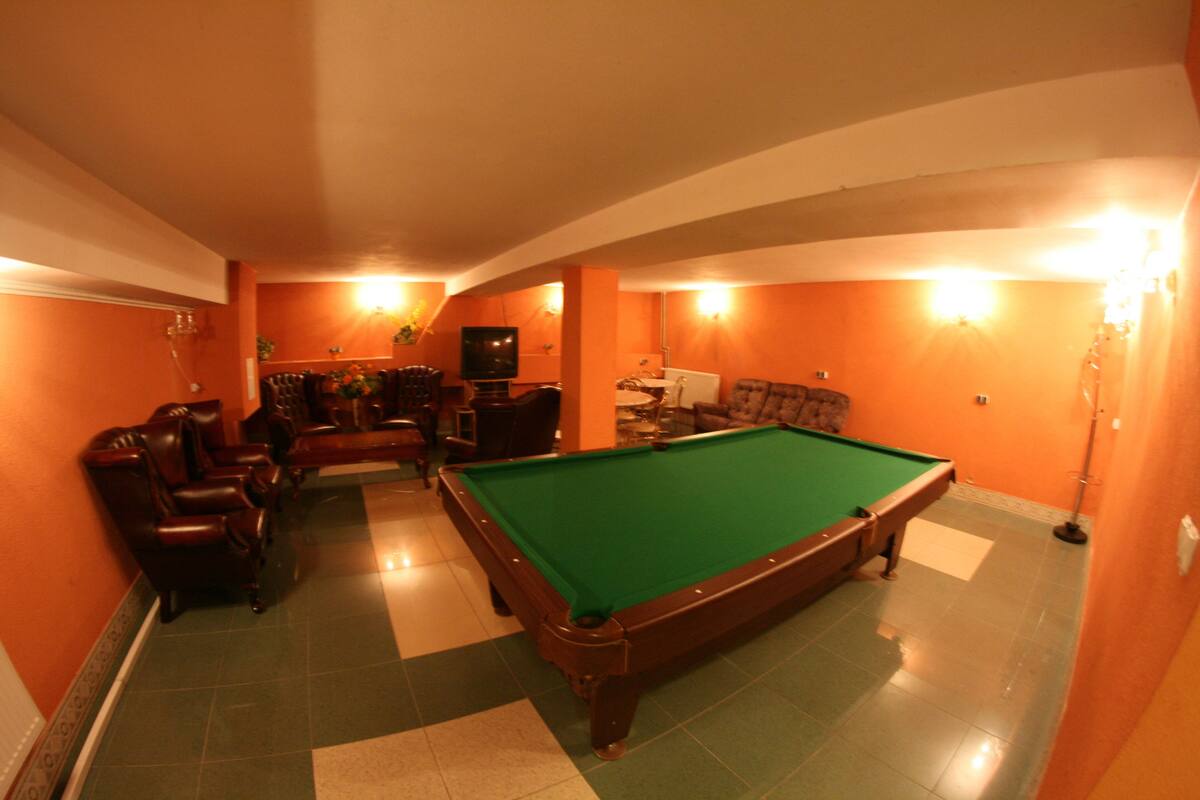 billiards