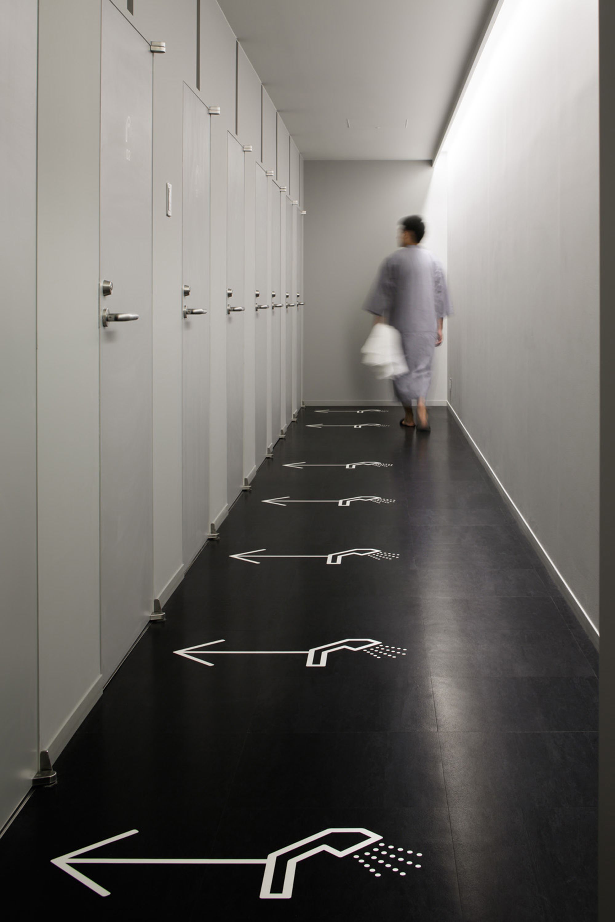 shower, free toiletries, hair dryer, slippers