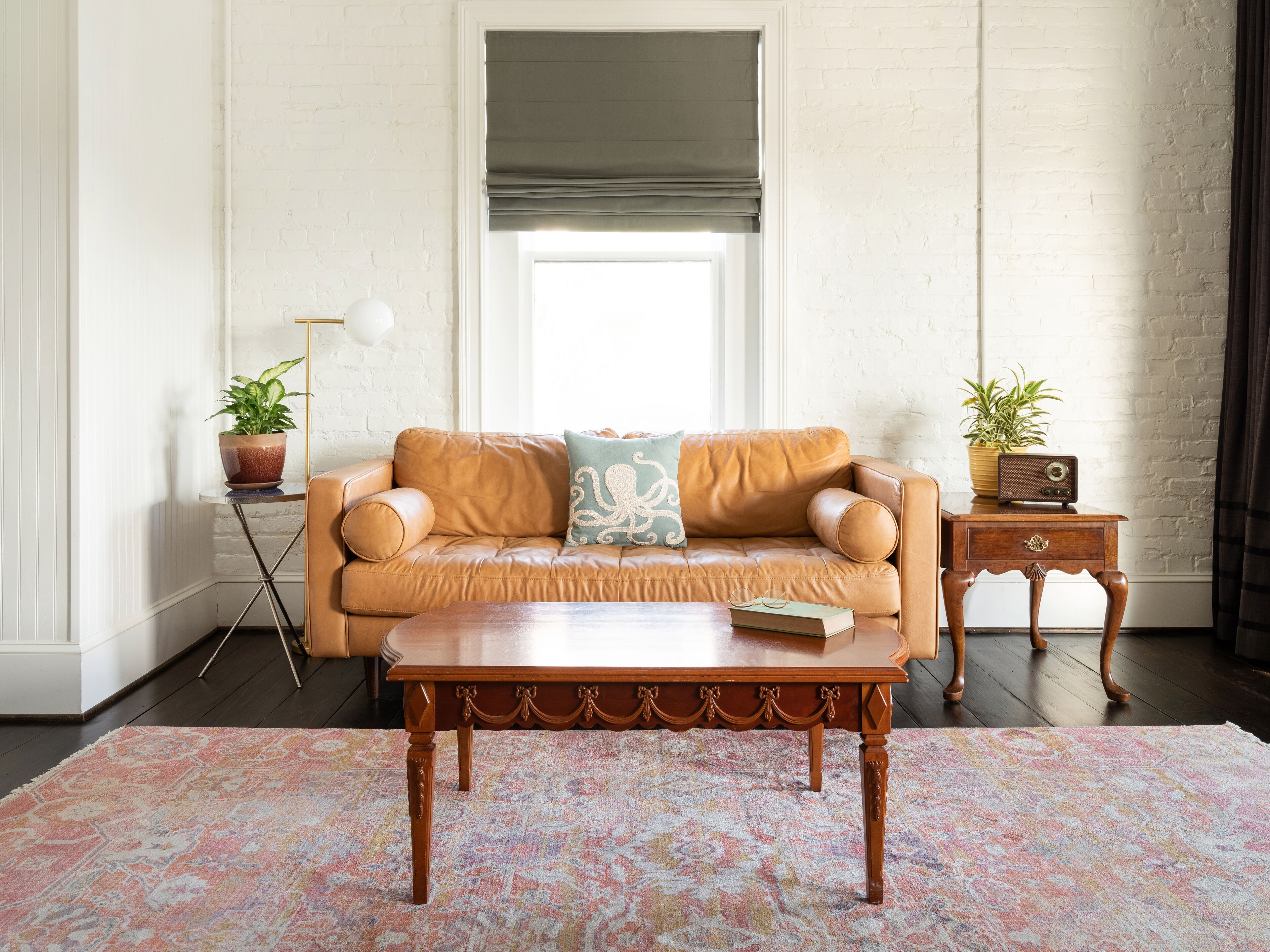 40-inch lcd tv with cable channels, tv, netflix