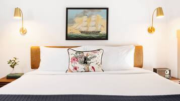 Frette Italian sheets, premium bedding, pillowtop beds, minibar