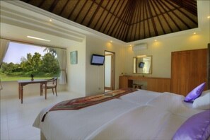 Select Comfort beds, minibar, in-room safe, cots/infant beds - Cempaka Belimbing Villas (Pupuan)