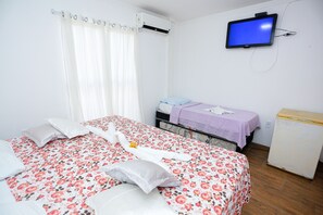 Standard Triple Room | Minibar, free WiFi, bed sheets