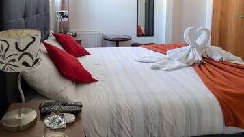 Standard-Doppelzimmer | Zimmersafe, Schreibtisch, kostenloses WLAN