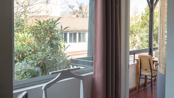Chambre Double Supérieure, balcon | Coffres-forts dans les chambres, bureau, Wi-Fi gratuit