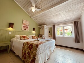 Family Duplex | Minibar, blackout curtains, bed sheets