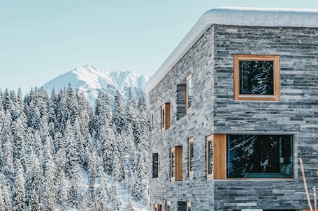 Exterior. Rocksresort