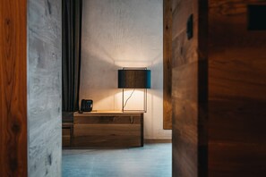 Flat-screen TV, table football, ping pong, books