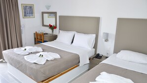 Triple Room | Tempur-Pedic beds, in-room safe, soundproofing, cribs (free) - Stork Hotel (Malevizi)
