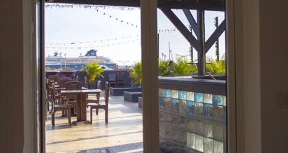 Curacao Suites Hotel