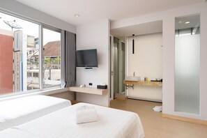 Restful Corner Double or Twin | Minibar, in-room safe, free WiFi, bed sheets - Metz Pratunam Hotel (Bangkok)