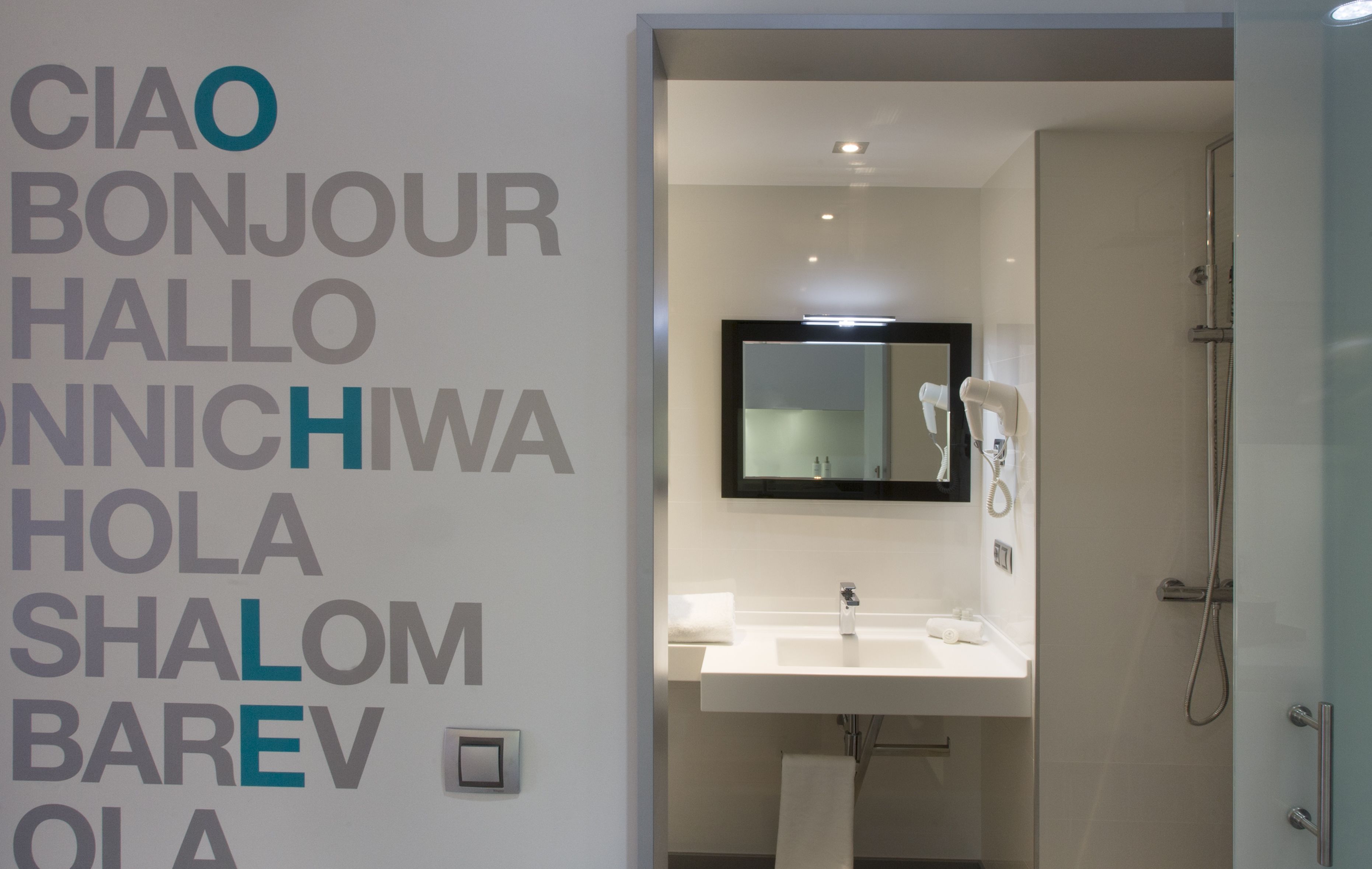 Chậu rửa trong phòng tắm