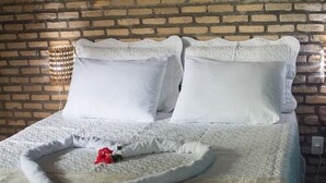 Quarto Deluxe Superior com Vista Mar | ミニバー、デスク、WiFi (無料)、ベッドシーツ