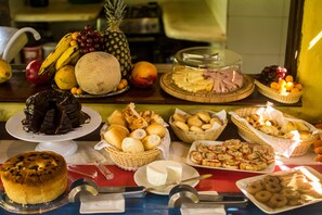 Free daily buffet breakfast - Pousada Pomar da Pipa (Tibau do Sul)