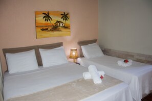 Quarto Standard com Varanda - piso terreo | Minibar, desk, free WiFi, bed sheets - Pousada Pomar da Pipa (Tibau do Sul)