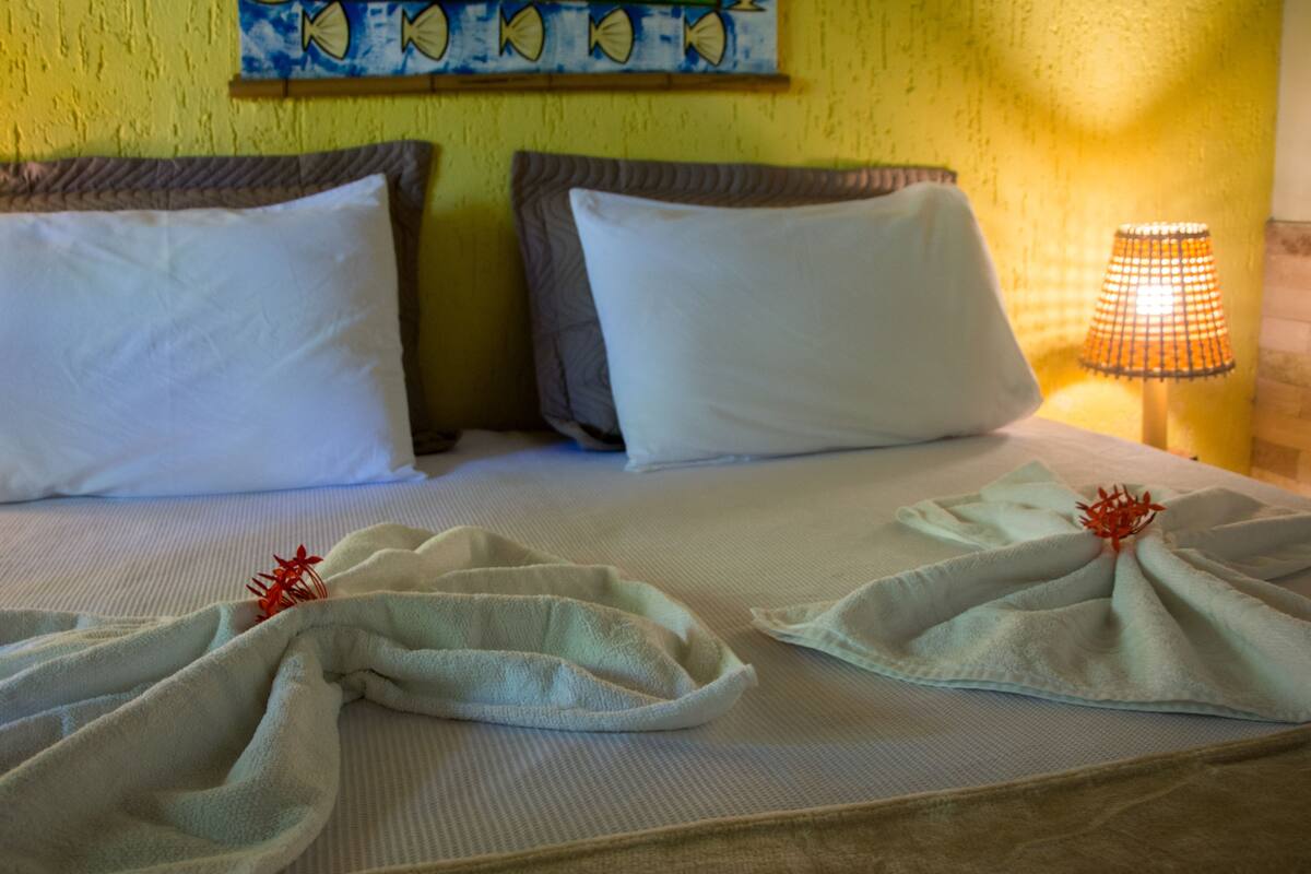 Minibar, desk, free WiFi, bed sheets