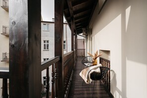Standard Apartment | Balcony - Topolowa Residence by StayLab (Kraków)