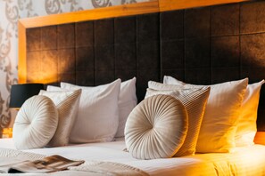 Deluxe Apartment, Kitchenette | Premium bedding, desk, laptop workspace, soundproofing - Topolowa Residence by StayLab (Kraków)