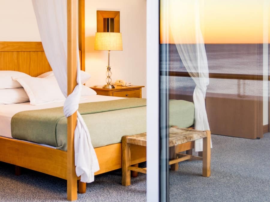 Minibar, Zimmersafe, Schreibtisch, schallisolierte Zimmer